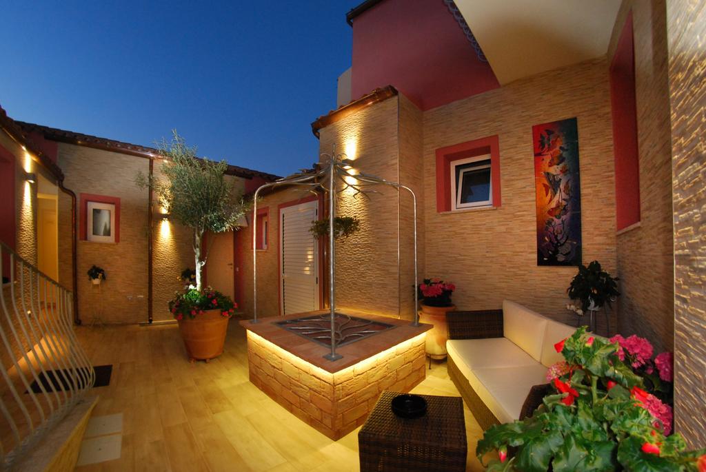 Smart Suite & Apartments ซานตา เตเรซา กัลลูรา ภายนอก รูปภาพ